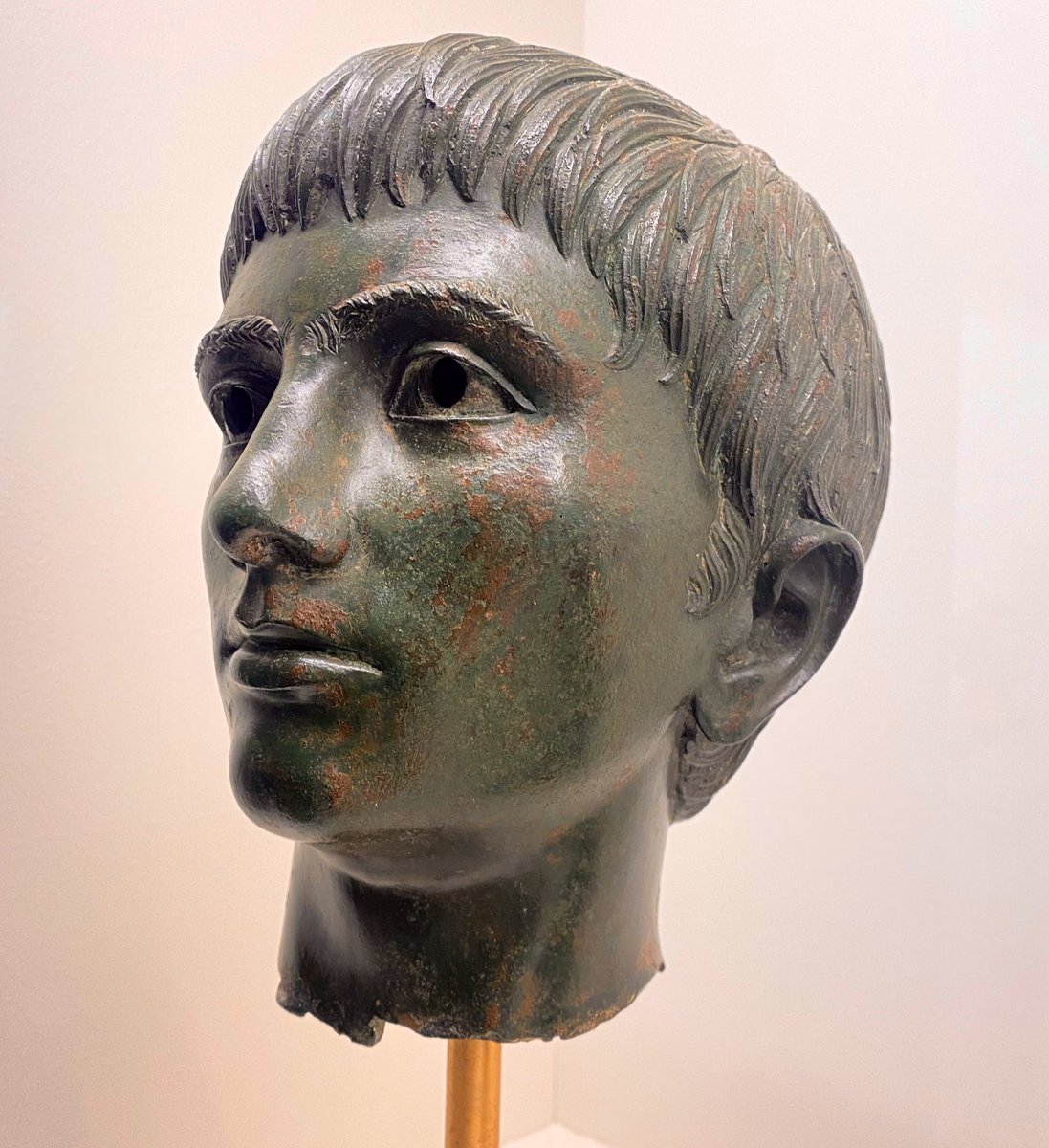 The head of a young man, c.300 BCE. The Romanising of Etruscan portraiture. Find site unknown.