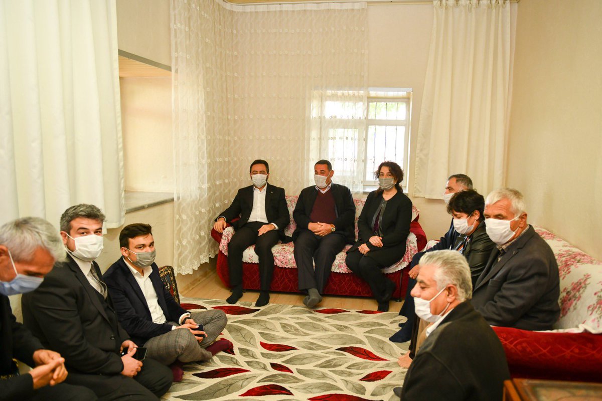 MehmetGurbuzOrg's tweet image. Çatova, Eldelek ve Çıtlık Mahallelerimizde muhtar ve vatandaşlarımızla bir araya gelerek sorunları yerinde inceledik.Nazik karşılamaları için mahallelerimize teşekkür ederim. Hep birlikte, elbirliğiyle daha güzel yarınlar ve daha güzel bir #Elbistan için çalışmaya devam edeceğiz.