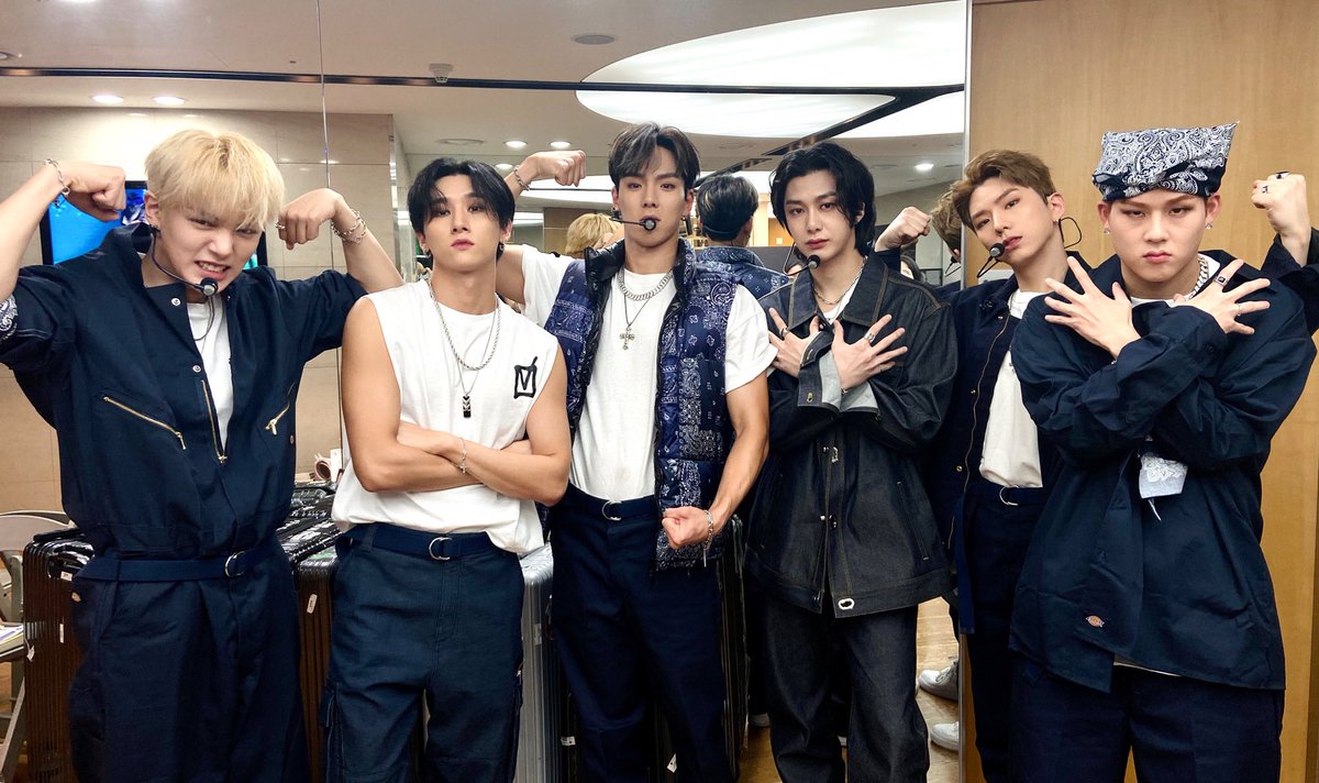 OfficialMONSTAX's tweet photo. 📸
201105 #몬스타엑스
https://t.co/J9PbD93eUD #엠카운트다운 
#LoveKilla #BEASTMODE 완료

'#몬베베'의 함성소리 덕분에
더욱더 힘이 났던 첫번째 컴백무대💘
오늘부터 시작되는 활동! 
함께 열심히 달려요✌🏻

#MONSTAX #MONSTA_X
#MONSTAX_LoveKilla
#몬스타엑스_러브킬라 https://t.co/miE9eA3Sad