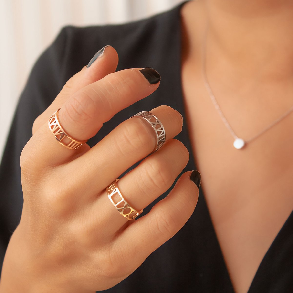 goldstorecomtr's tweet photo. Roma Rakamı Tarihli Yüzükler ve daha fazla kişiye özel mücevherler için https://t.co/OdQCBgbxV4 adresimizi ziyaret edin.

#jewelry #jewellery #ring #yüzük #gold https://t.co/4LbJLRIJHH