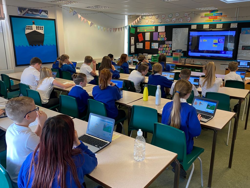 Battyeford's tweet photo. Remote scratch coding in year 6! It worked really well! https://t.co/jPIhPsecN8