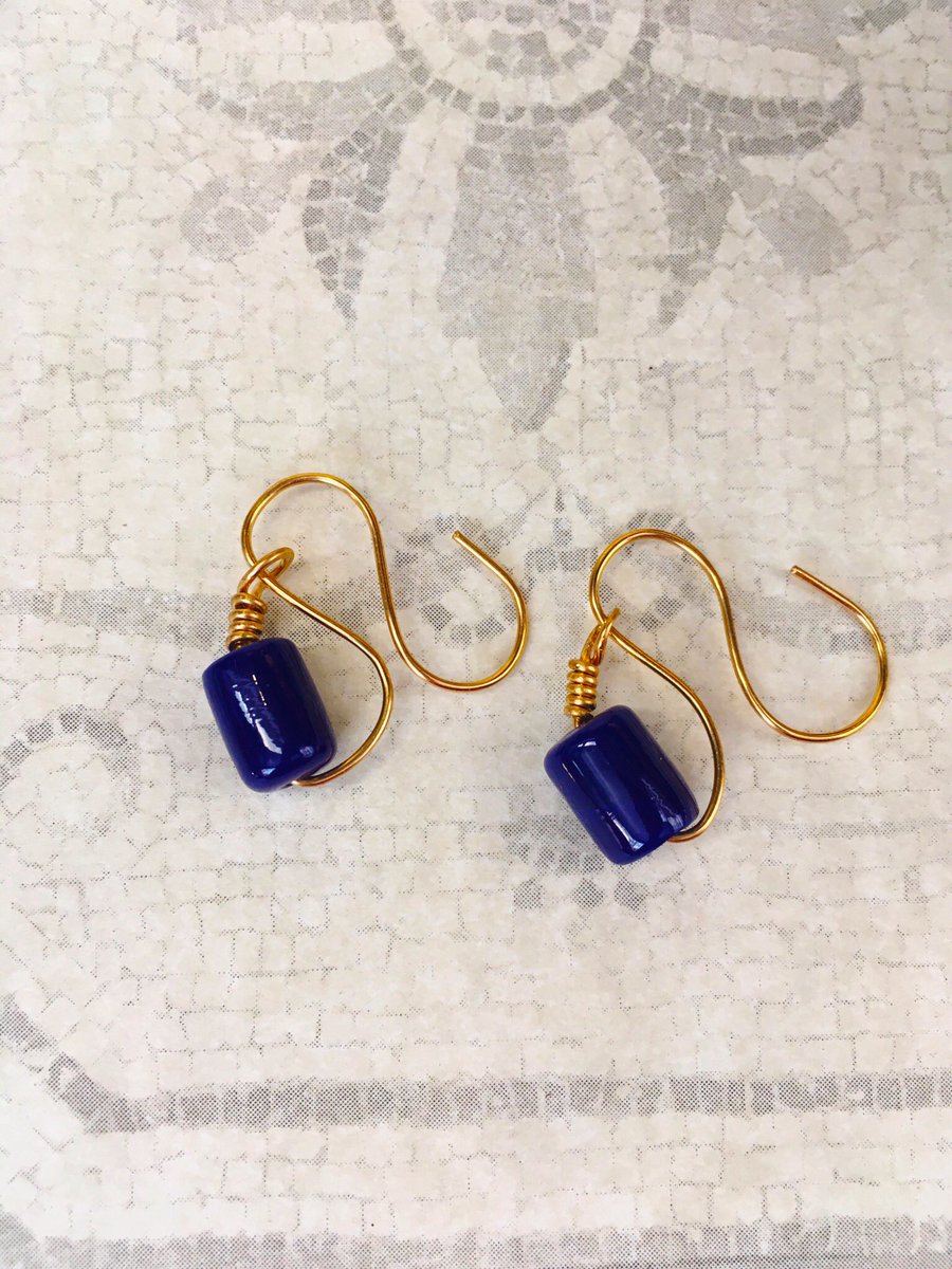 eleccdesigns's tweet photo. I am proud to present:
Reproductions of particularly odd styles of ancient Roman earrings! #OddRomanEarrings #ElegantlyEccentricDesigns #AvailableNow https://t.co/xl9SblgOBO