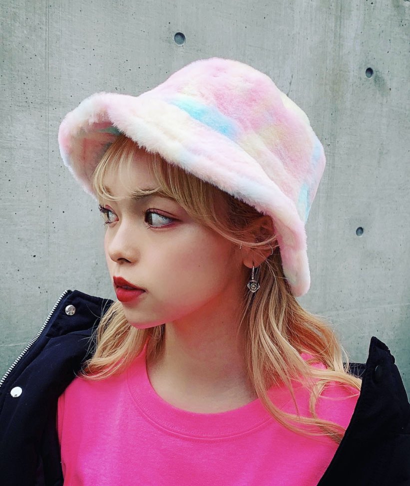 LAND_BY_MILKBOY's tweet photo. Candy Clouds in the sky ☁️🍬🍬☁️
COTTON CANDY FUR HAT now in stores & online
⚡️🍬☁️👼⛅️🍬⚡️
パステルカラーのCOTTON CANDYファーハットは、全国のLANDとオンストアにて発売中🍬🍭🍬🍭🍬
#landbymilkboy #milkboy
#cottoncandy
#candycloud #hat
#pastelcolor #candy
#ランドバイミルクボーイ https://t.co/v2NT53KVSj