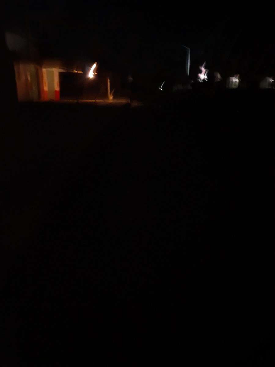 romoblank's tweet photo. Es solo una fracción del periférico de Texcoco, a la altura de San Diego, pero créeme, es peligroso. Ayer hubo un accidente automovilístico @Sandra_FalconV 
@TexcocoOficial https://t.co/BVGpEUG0ht