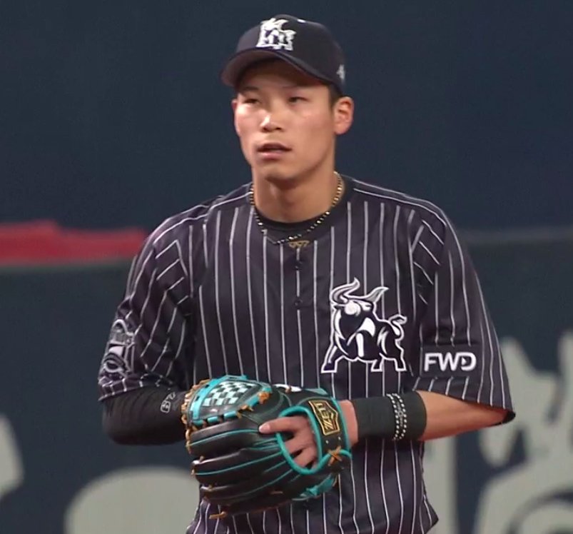 Twitter 上的 バックネット裏 野球道具ブログ更新中 本日ホームランを打った 中川圭太選手 使うグラブがおしゃれで 出場するたびにグラブをチェックしている選手の一人です 道具からみるプロ野球 2枚目のグラブは以下の記事でも紹介しています 源田壮亮選手のグラブ