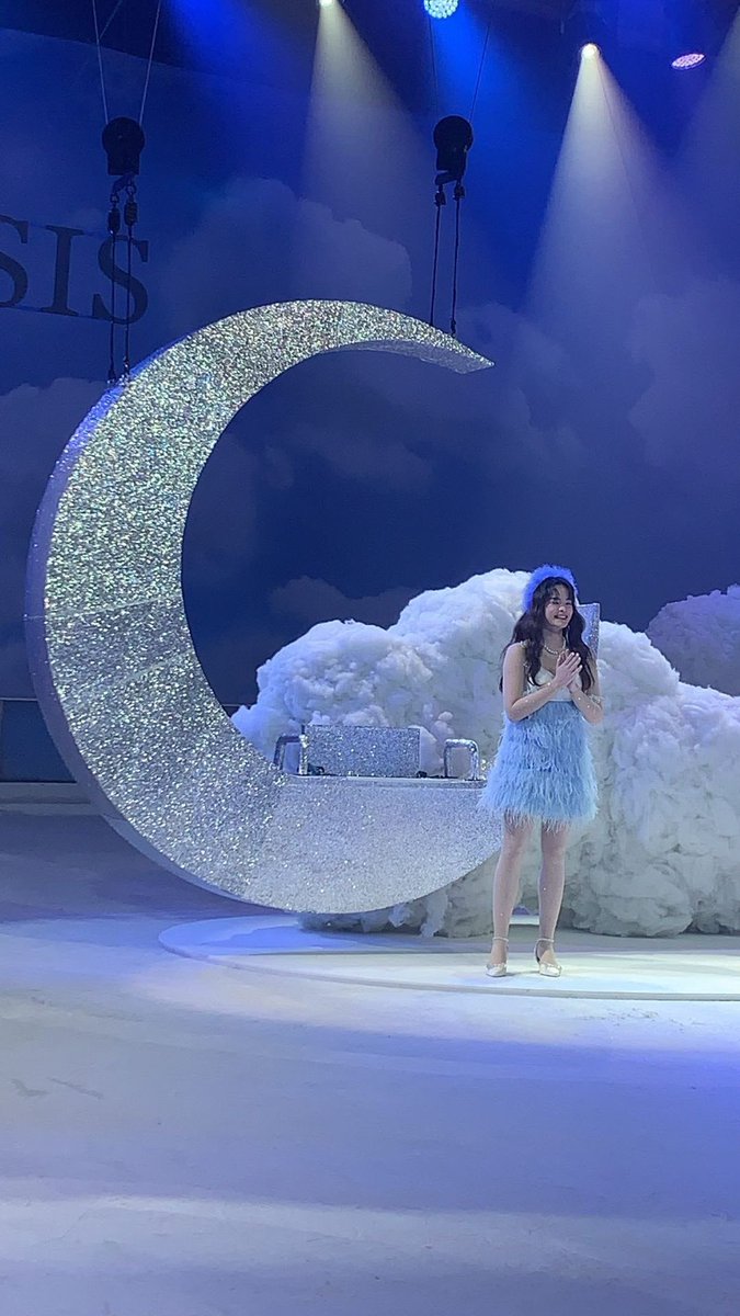 allysrocket's tweet photo. ไม่มูฟออน 🥺🧚🏻‍♀️💙🌙 #ALLY #SRETSISFW20 #ALLYsONLY https://t.co/N8TN8Jft7X