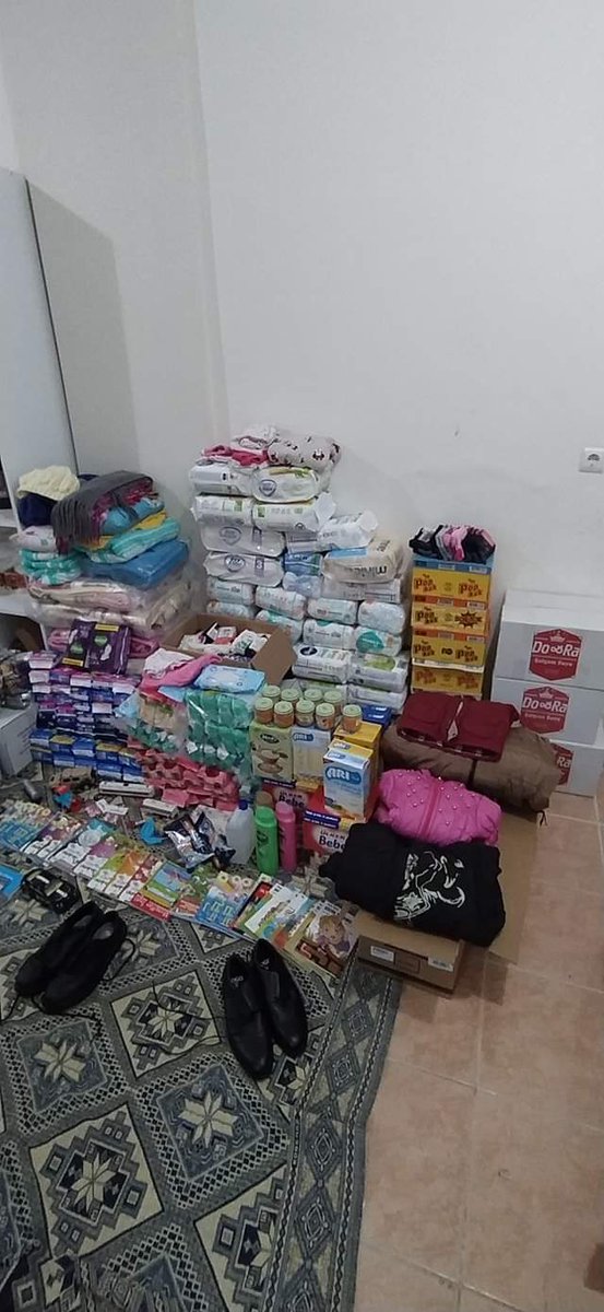 MusallaGllr's tweet photo. Musalla Gönüllüleri Dostlarımız Hayırseverlerimizin kalbi İzmir için atıyor bugün ilk koliler yola cıkıyor. Canın acıyorsa canlısındır başkası için canın acıyorsa insansın
#İzmir
#MusallaGönüllüleri https://t.co/uEuTgpqjdg