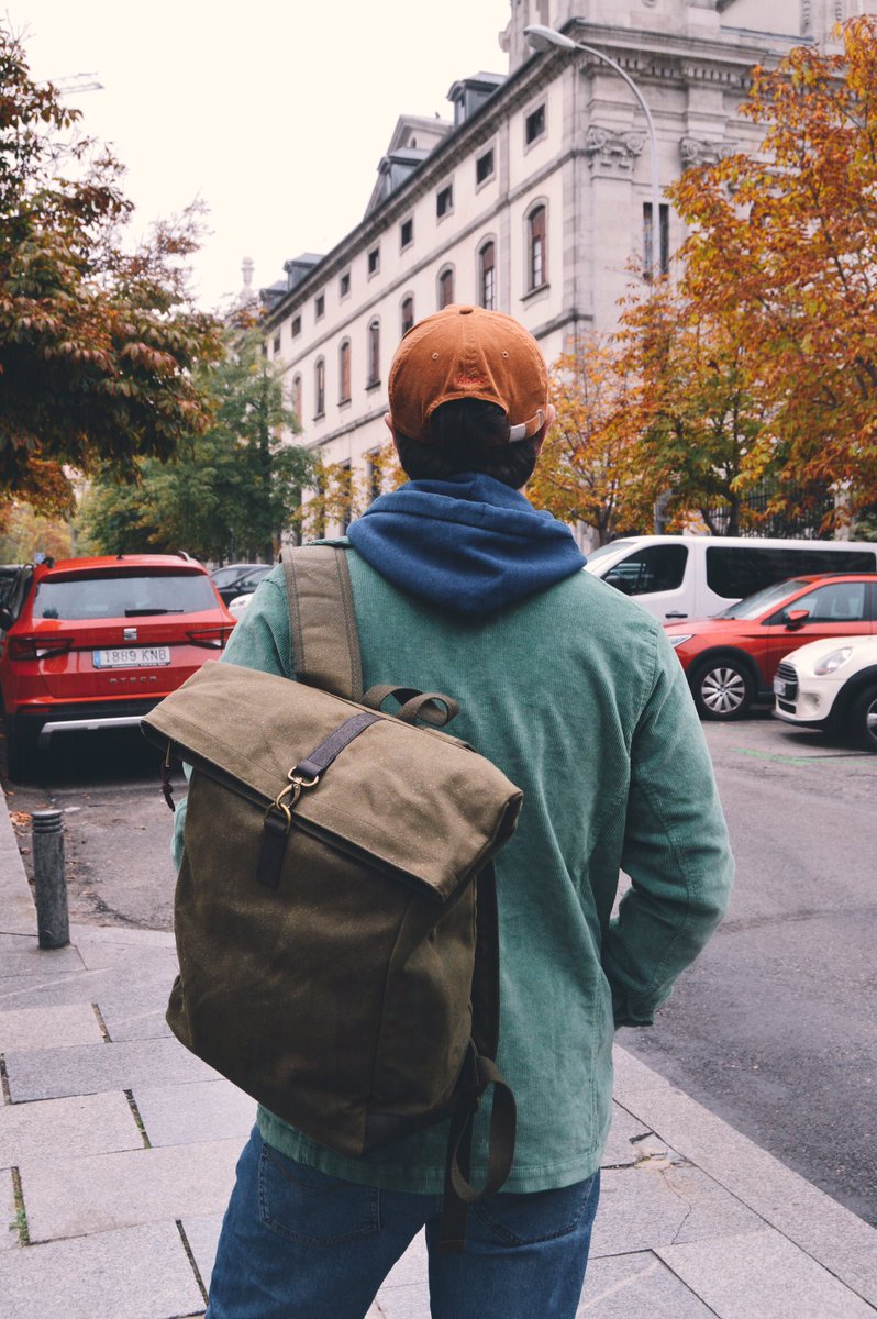 Nuestra 🎒encerada es perfecta para los días de 🌧 y para el día a día🏍💨

Ah! La gorra también es HOOK🧢😉

Disponible online y tienda🚩

Tienda HOOK
C/Santa Teresa 12
#Salesas • Madrid

#slowfashion #sostenible #menswear #accesorios #Madrid