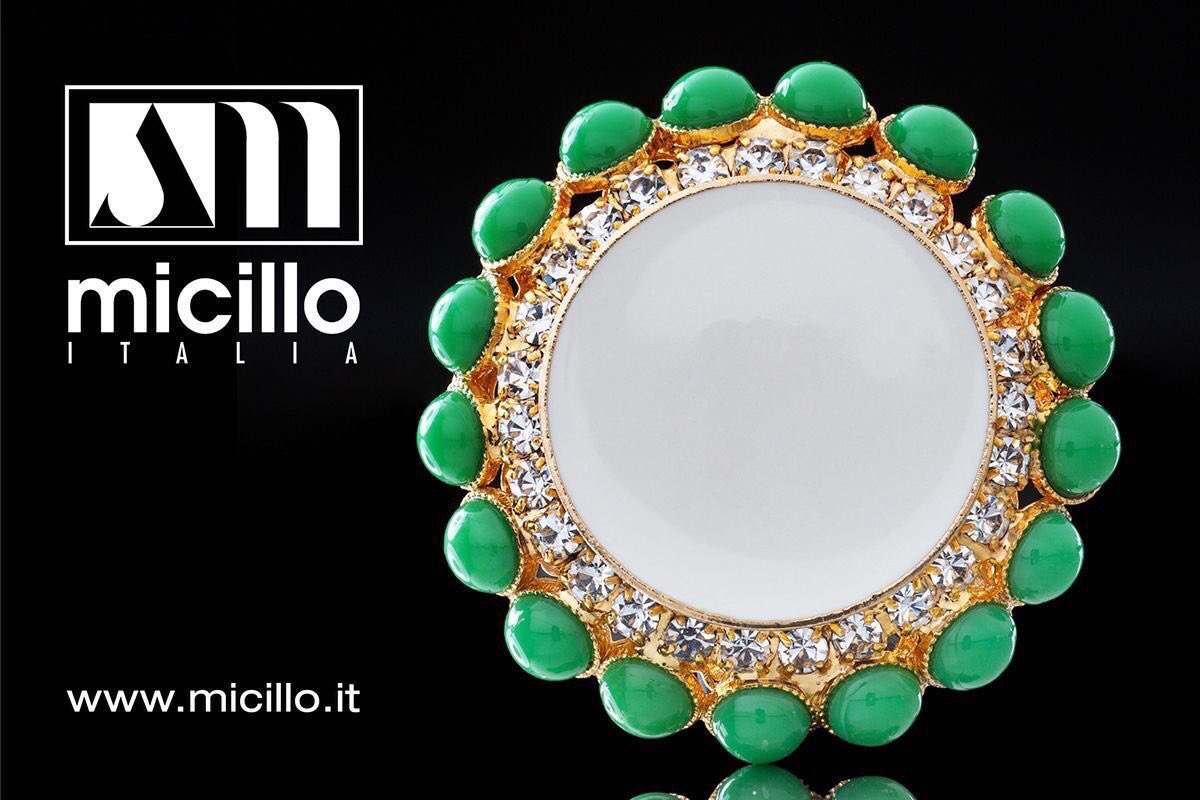 MicilloItalia's tweet photo. #NewCollection20202021 #micilloitalia #fur #accessories #madeinitaly #furs #furstagram #instafur #furlovers #fashion #abbigliamento #shopping #button #buttons #NewCollection #New #NuovaCollezione #nuova #collezione #collection #blanc #bianco #blanco #verde #green #vert #white https://t.co/UP4WpVK9LR