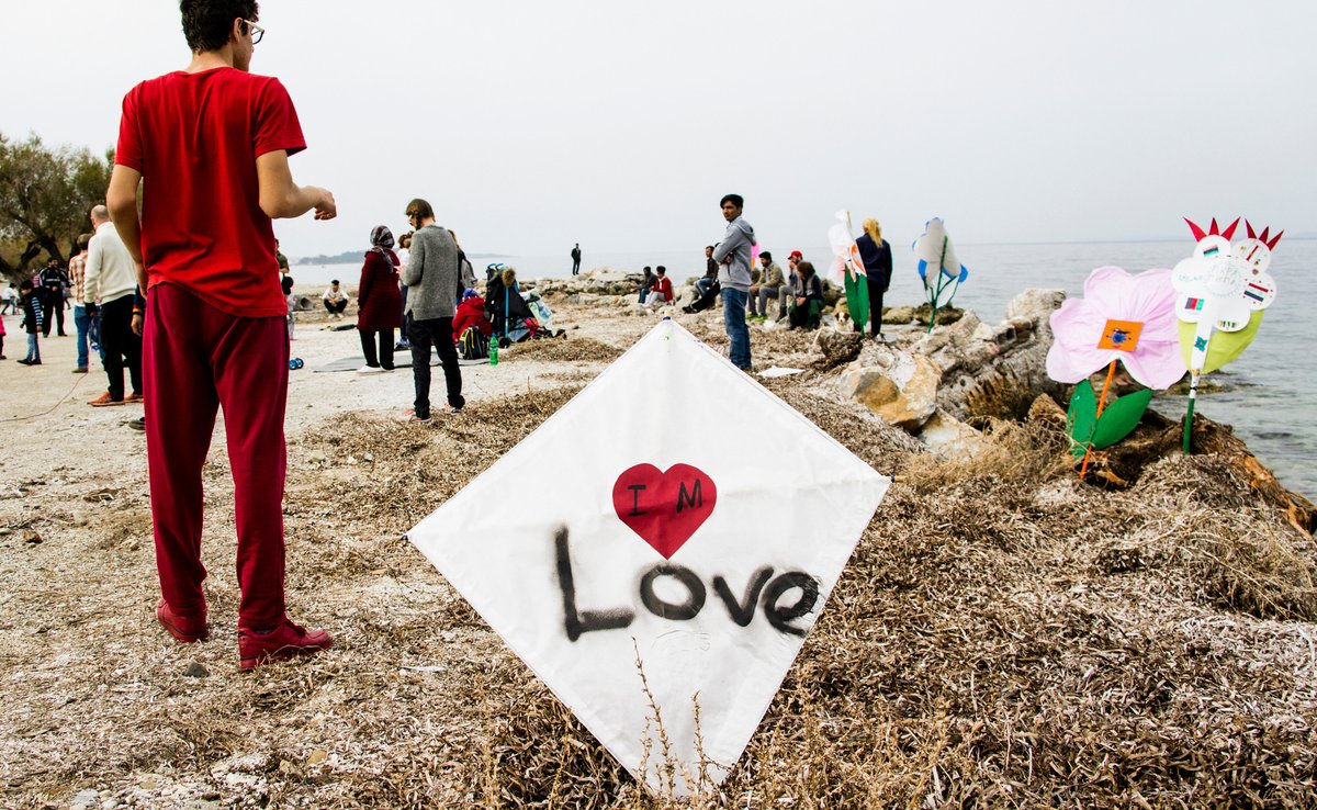AmnistiaLeon's tweet photo. Las autoridades griegas han cerrado el albergue #PIKPA para personas refugiadas, en Lesbos. 
Desde @AmnistiaLeon  nos oponemos a esta decisión equivocada y cruel. Exigimos a #Grecia que proteja los derechos y la dignidad de las personas. 
#SavePikpa @Lesvosolidarity https://t.co/X6mkrx5PWk