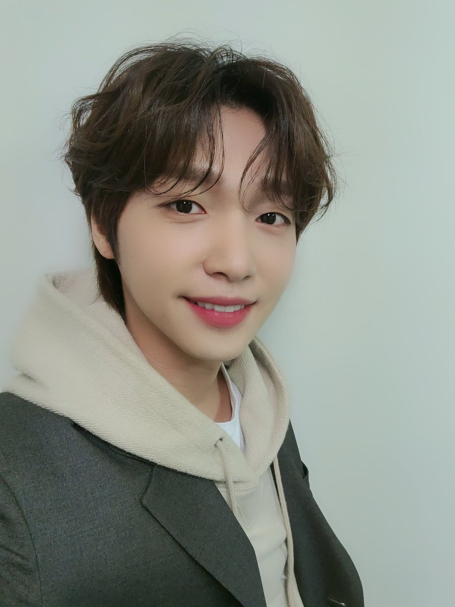 jeongsewoon_twt's tweet photo. [#정세운]
2020 배화여대 온라인 대동제 배은파 🥳
가을 날씨와 너무나 잘 어울렸던 세운군의 무대! 오늘도 신나게 완료 🙌
즐겁게 즐겨주신 모든 분들 덕에 오늘도 행복했습니다 💜💛

#JEONGSEWOON https://t.co/oQhQLBe6YH