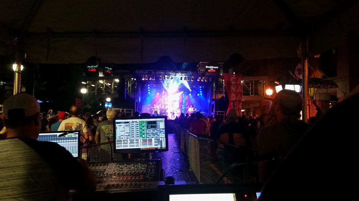 ssiaudio's tweet photo. #throwbackthursday to 2017 for @AtNationals  #funatwork #proav #proaudio #provideo #prolighting #wemissshows #wemakeevents https://t.co/EwPj53XMwx