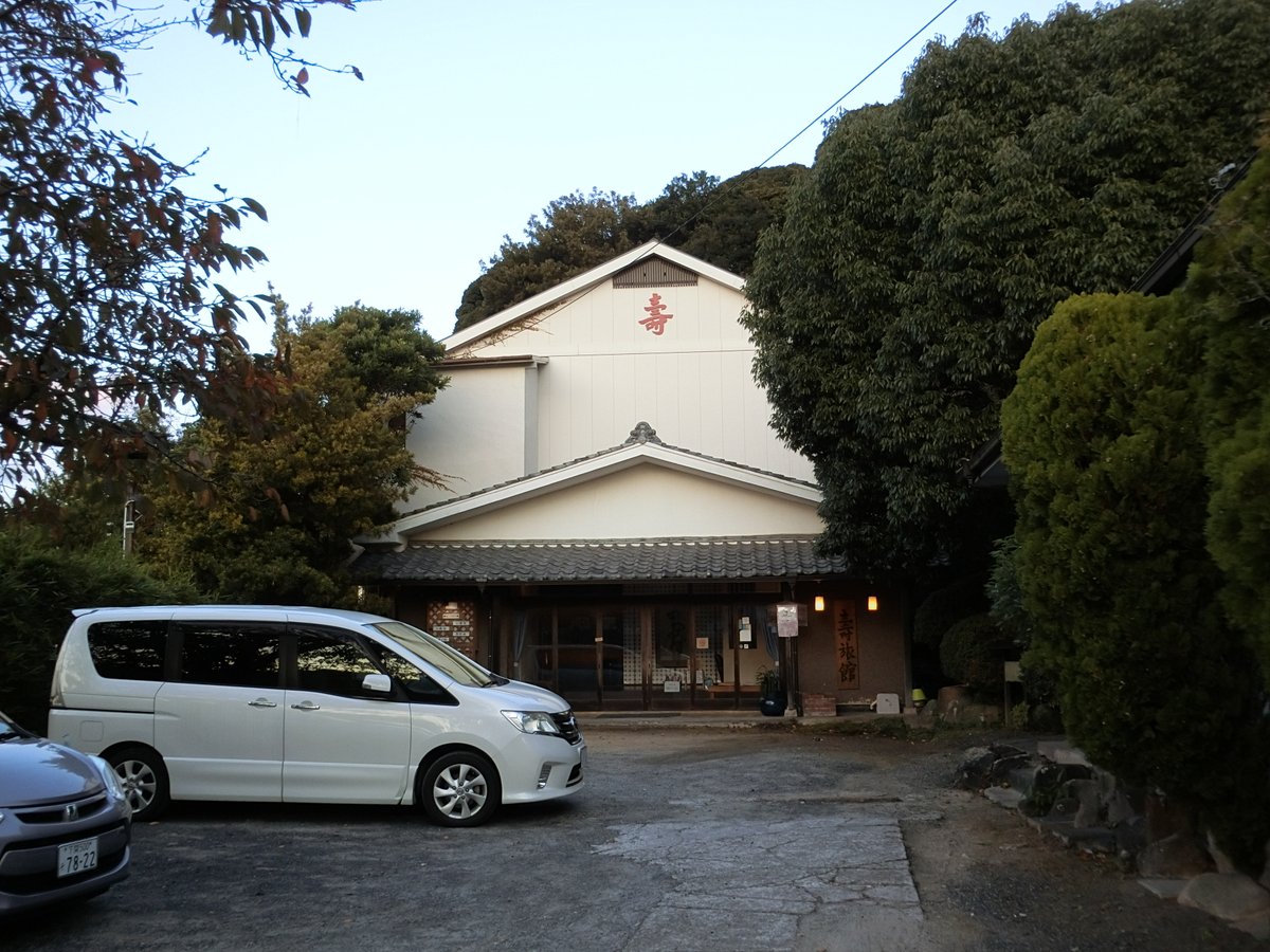 元島根県民のトリ Auf Twitter 川棚温泉の寿旅館という宿にお世話になりました 窓の外には遠く日本海が見えます 部屋に入った途端 隣のお寺の6時の鐘がゴーンと鳴り響き あまりの風情に泣きそうになりました 男はつらいよ の世界です
