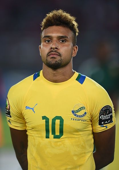 . @Hjoikim menjelaskan: “Dibawah Coach Patrice Neveu, pemain berkaliber seperti Bulot perlu bersaing di dalam pasukan yg komposisinya semakin kompetitif. Ia dirumitkan dgn situasi tiadanya exposure terhadap Piala Malaysia di Gabon yg boleh memberi kesan terhadap peluang beliau."