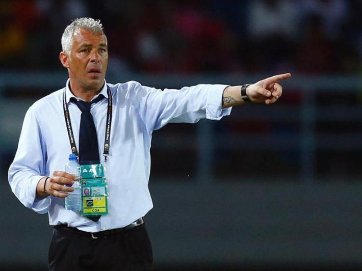 “Saya pernah dibimbing oleh ramai jurulatih terkenal seperti Jose Antonio Camacho, tetapi jurulatih yg memberi kesan mendalam terhadap saya adalah Jorge Costa sewaktu beliau melatih Gabon. Beliaulah yg merealisasikan impian saya untuk bermain bolasepak antarabangsa bersama Gabon.