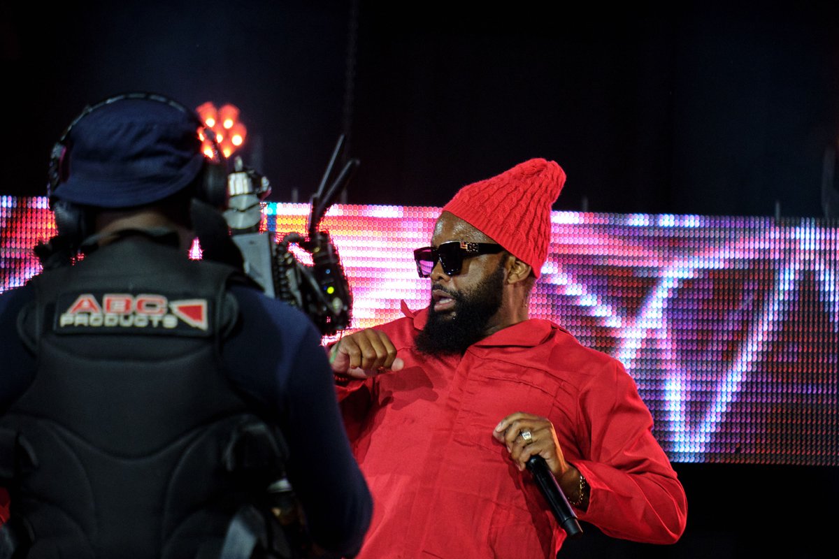 Artist of the decade <a href="/Gazza467_/">Gazza Namibia 🇳🇦</a>  performed a medley of some of his greatest hits! #NAMA2020