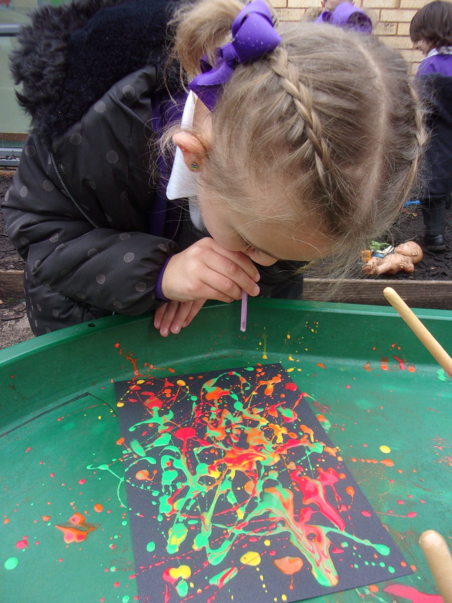 SpringwellRecep's tweet photo. We have had lots of fun creating firework inspired pictures today. We used a straw to blow the paint to create an explosion of colour. #BonfireNight2020 #explosionofcolour #paintingfun @Springwellpark_ @SpringwellRecep https://t.co/oUOiqHFAWY