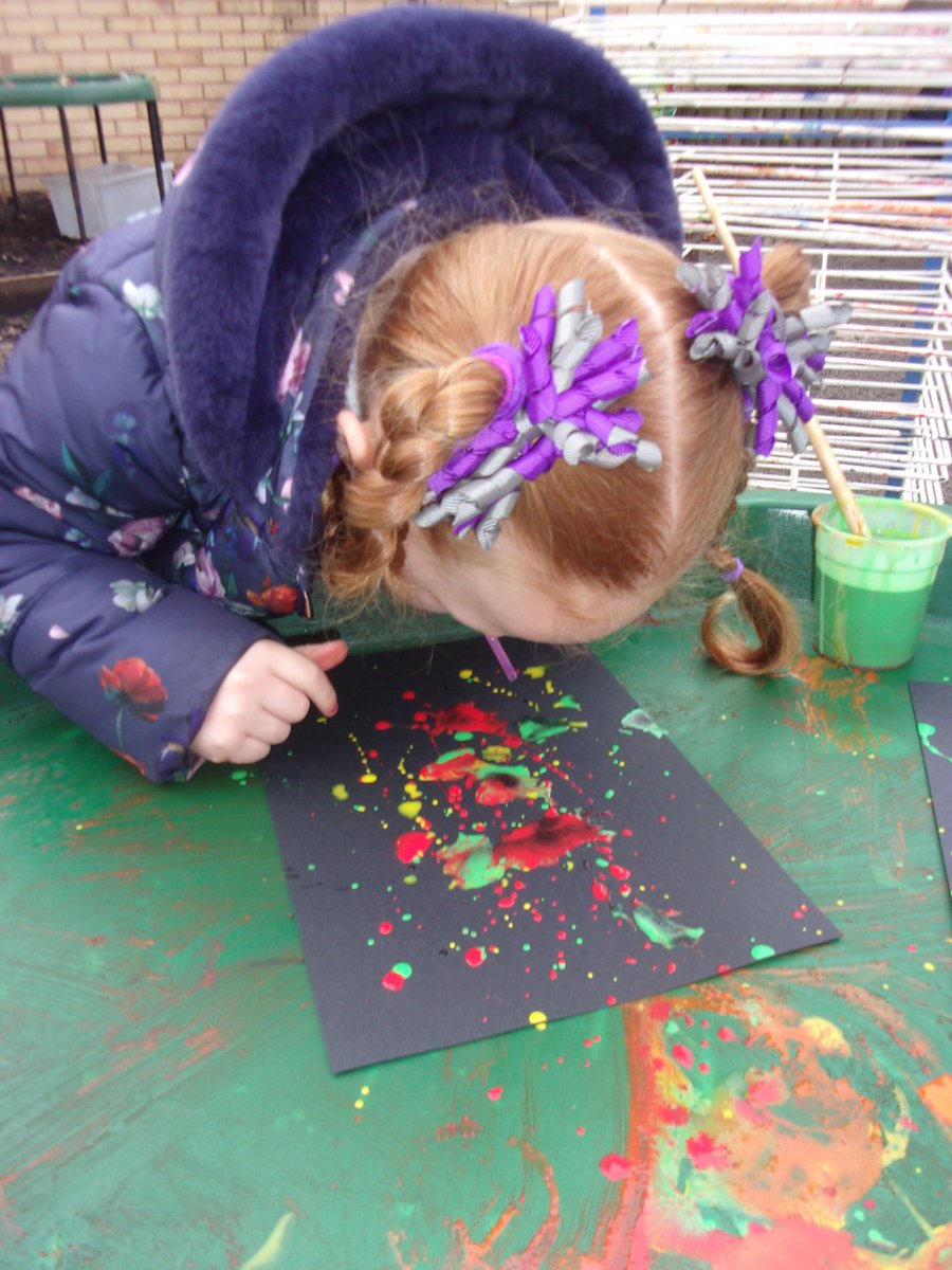 SpringwellRecep's tweet photo. We have had lots of fun creating firework inspired pictures today. We used a straw to blow the paint to create an explosion of colour. #BonfireNight2020 #explosionofcolour #paintingfun @Springwellpark_ @SpringwellRecep https://t.co/oUOiqHFAWY