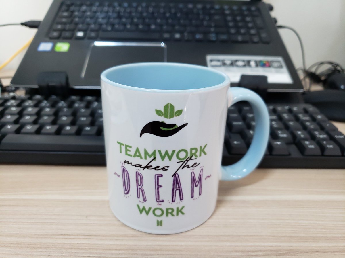 ARMY_HTP's tweet photo. Bom dia com a minha nova caneca com a arte dos copos da #ArmyHelpTheAmazon. 

Não resisti e queria ter um pedacinho do projeto me acompanhando durante o dia. 
- 🌸 https://t.co/I5pORL4zrY