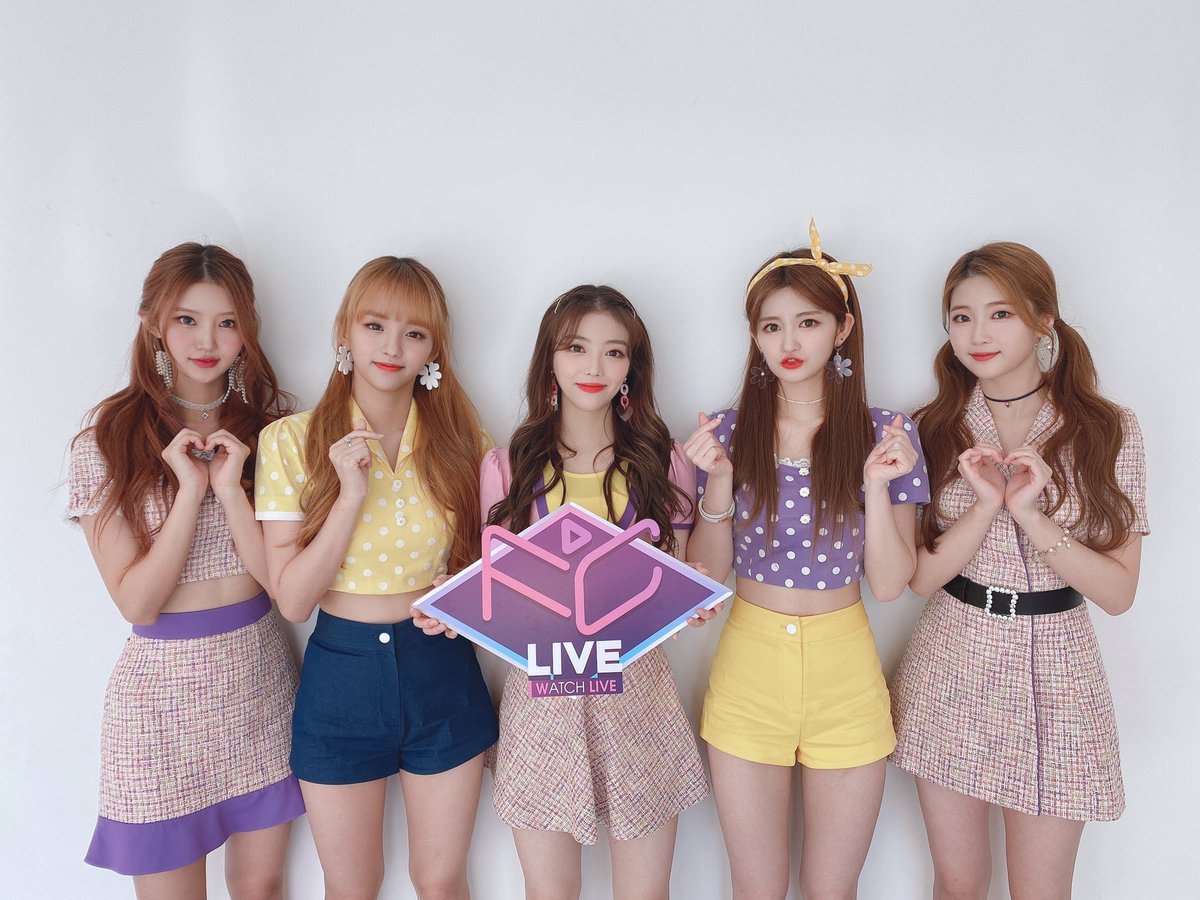 FCLIVE_official's tweet photo. \🔔開催決定🎉/
#ポッキー の日イベント💖

🗓11月11日(水)
1部(19:00)🍪#PINKFANTASY
2部(20:00)🍭#SATURDAY
3部(21:00)🍫#MYst

公演は30分間で視聴は💫無料(FREE)💫
特典会もあります❣️
チケット予約は6日(金)18時から😄

#FCLIVE が幸せな時間をお届け💌
沢山の応援お願いします🥰

#빼빼로데이 https://t.co/JNyo8hhPrE