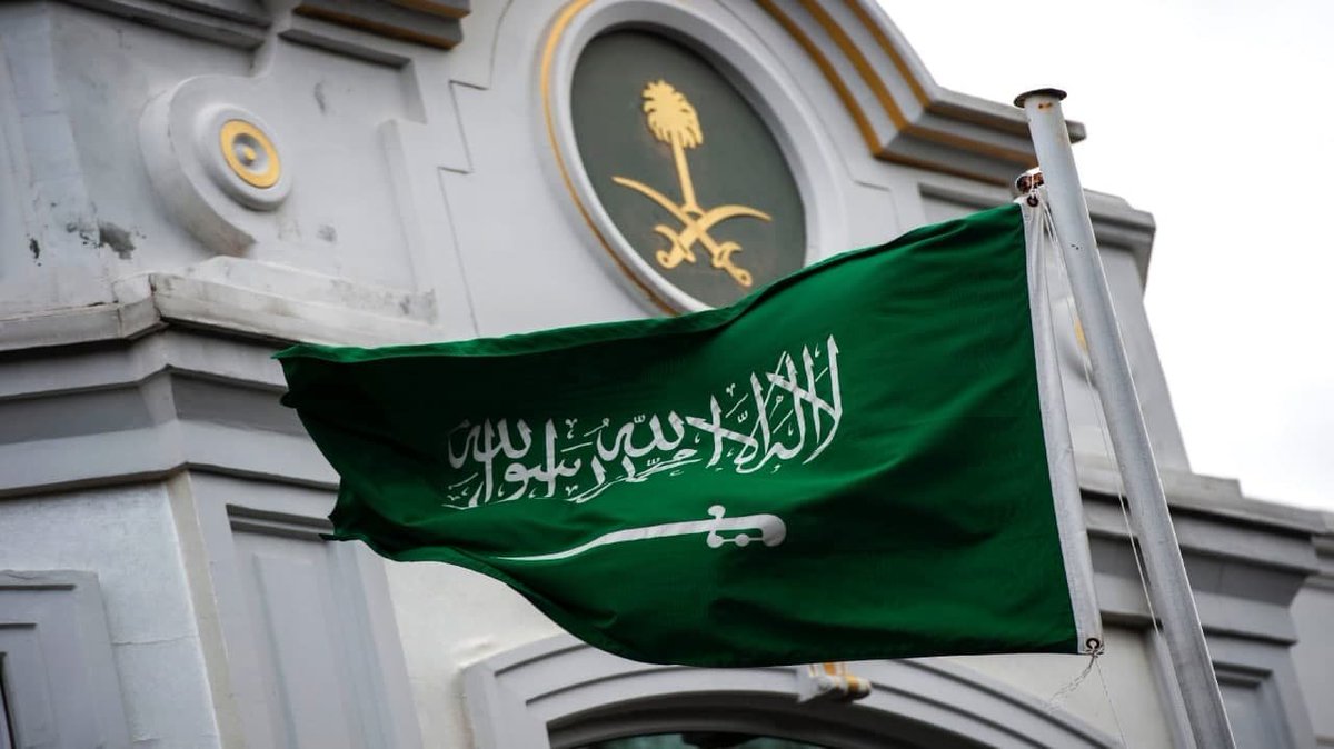EastFild's tweet photo. #SaudiArabia intends to seize the lands of the Al-Samawah Desert, the capital of the southern Iraqi city of Muthanna, under the pretext of investing," said Mansour al-Baiji, a member of the Iraqi parliament.
#Iraq https://t.co/rnf8xSnTIp