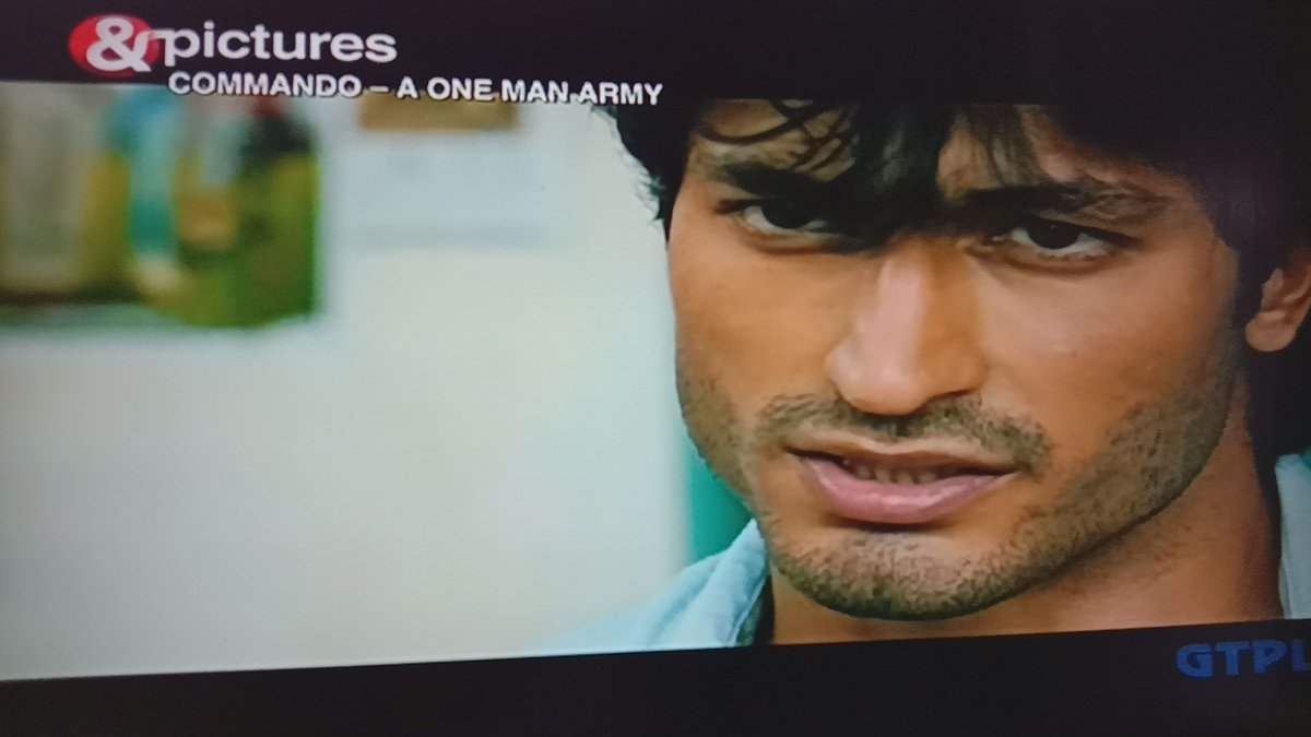 jammwalion_girl's tweet photo. @VidyutJammwal
Knock Knock #Commando aya ๐๐๐๐
#VidyutJammwal #Karan #commandoonemanarmy #alltimefavorite #lovelyhair #lovelyeyes #browneyes #action #kalaripayattu #indianmartialarts #martialarts ๐๐ป https://t.co/EqeLgDiDHR