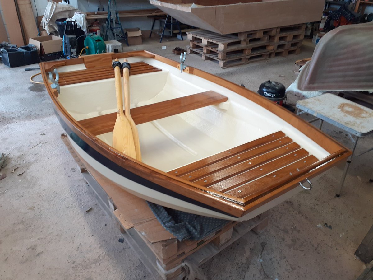 SedgemoorBoats's tweet photo. This splendid SB210 Prestige pram dinghy is finished and now with her new owners in Leicestershire where it will be used on their pond. #rowingboatbuilder #pramdinghybuilder #pondboats #pondsandlakes #Somerset #Taunton https://t.co/YB48vt90Qr