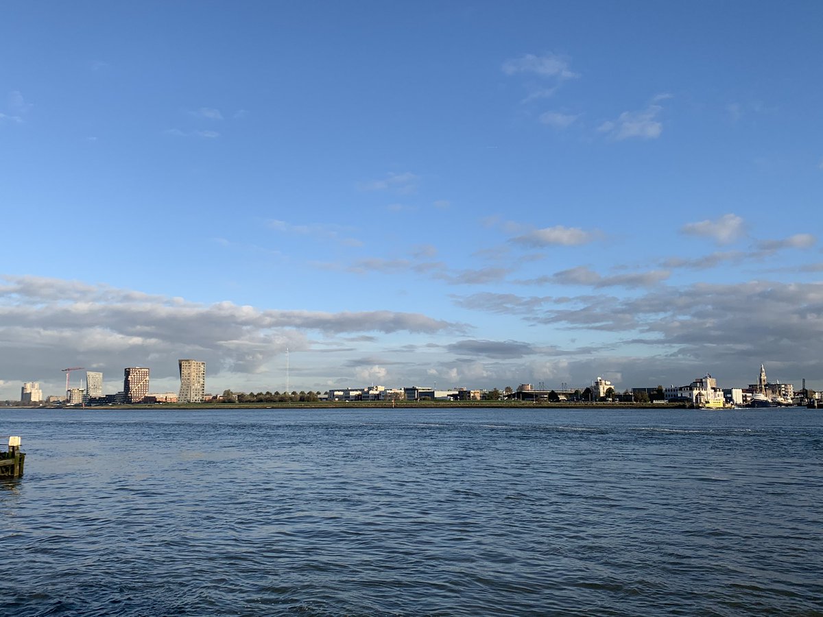 CLooij's tweet photo. Neerlandia Maassluis,
Mooi om te zien hoe de cyclus van wanden en vloeren in elkaar overloopt. Vandaag Stort van 2e verdiepingsvloer deel 2. En wand storten op de laatste as tot aan de gestorte vloer. #waal, #Valstar, #Giesbers, #Winspiration, #vanBommel, #Diblo https://t.co/dwa6r5XnM2