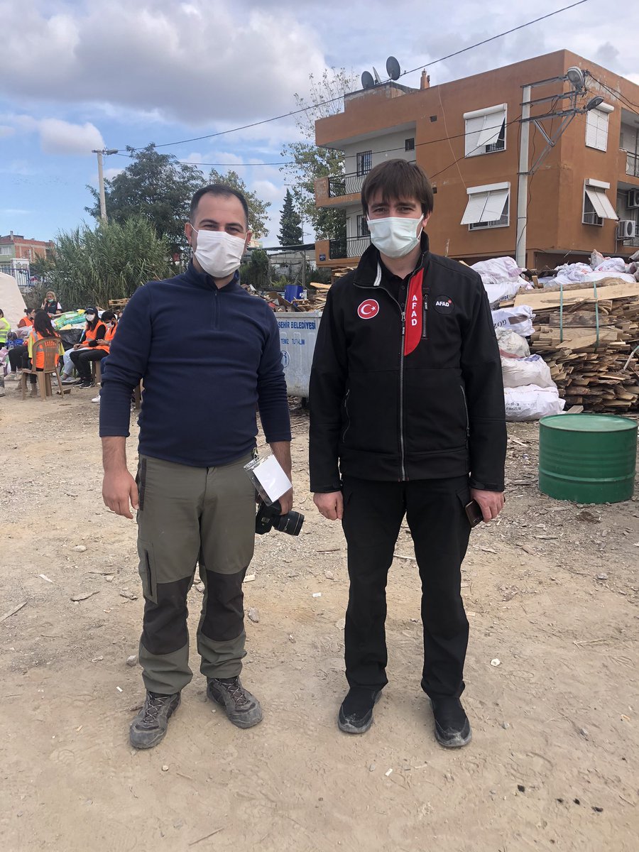 Irfanoguzz's tweet photo. Enkaz alanındaki o mücadelesini hiç bir zaman unutmayacağım. Afad Genel Başkanımız. @mgulluoglu #Afad #izmirdepremi https://t.co/ToY6a8wUDI