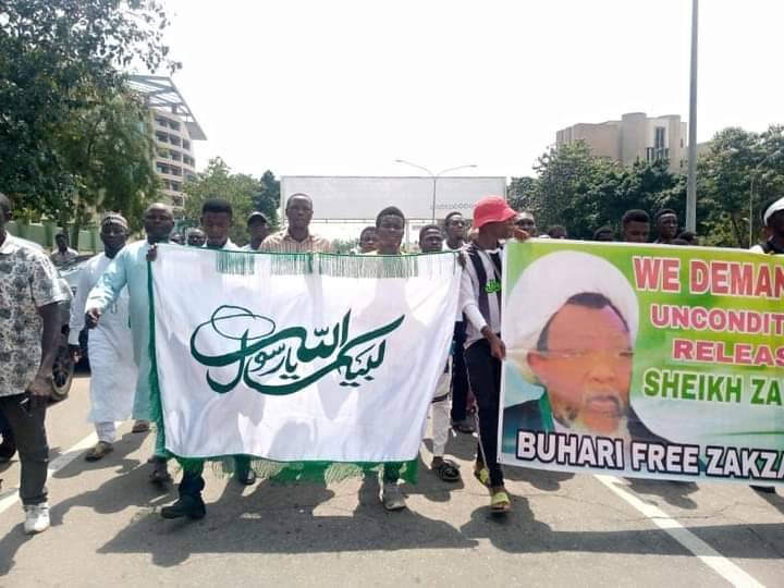SZakzakyOffice's tweet photo. @PoliceNG attacked peaceful #FreeZakzaky procession with tear gas and live ammunition, injuring many protesters and arresting dozens. At Maitama District of FCT, Abuja.

5/11/2020 https://t.co/2om4koGtbY