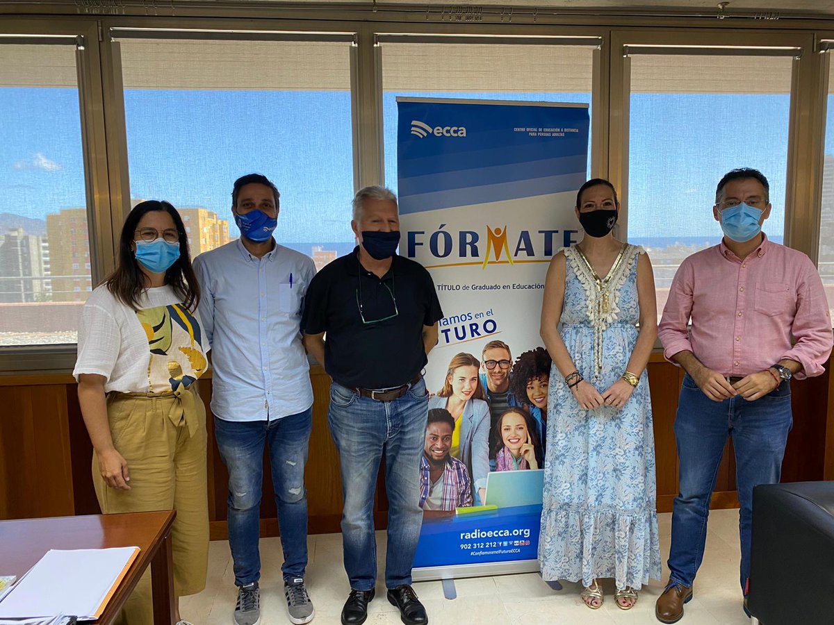 AyuntamientoSDT's tweet photo. En estos días, Radio ECCA se ha acercado hasta #SantiagodelTeide para presentar su nuevo proyecto #Fórmate, que va dirigido a la población sin Graduado en Educación Secundaria con el fin de orientar y facilitar la obtención del mismo. https://t.co/o6UIiAm03D