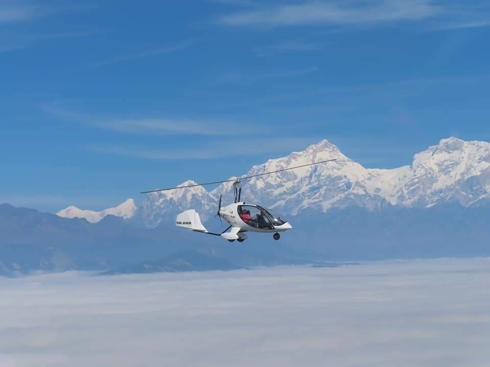 SantaLamichhane's tweet photo. #mountains
#clouds
#gyrocopter
#pilotsanta https://t.co/AMNAnFJ5TK