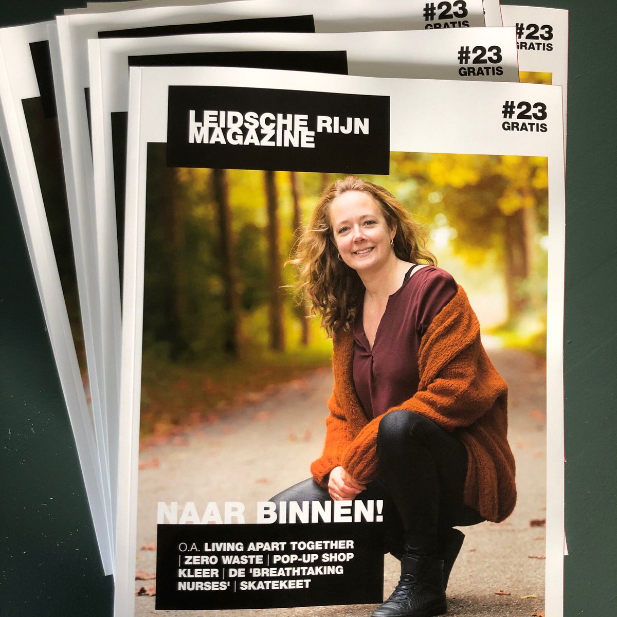 LR_Magazine's tweet photo. Ons winternummer is er! Ruim 30 pagina’s meer dan eerdere nummers, dus lekker veel te lezen! En we hebben voor het eerst een eigen covermodel: Marjolein uit Terwijde. Vanaf dit weekend bij supermarkten, boekhandels etc. in heel Leidsche Rijn, Vleuten-De Meern e.o. https://t.co/bZb8IC7Qm0