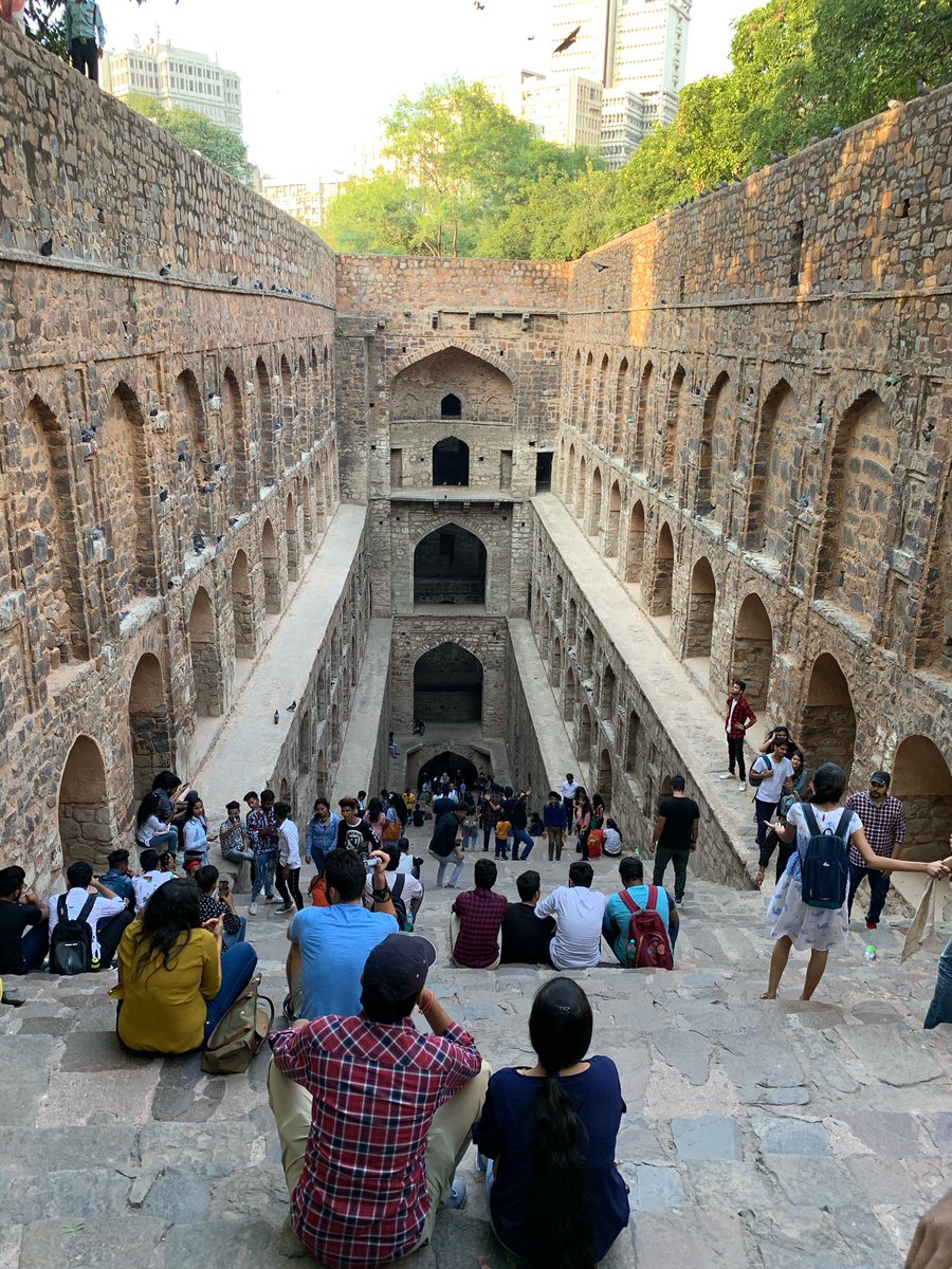 avgeeks_united's tweet photo. The Ancient Agrasen Ki Baoli In Delhi.🏰🏰🏰

This attraction is a historical monument situated on the Halley Road in New Delhi. A mosaic of different assortment of stones and rocks, Agrasen ki Baoli, is an ancient water reservoir which rises from the depths of the earth. https://t.co/PdN4C3HPI7