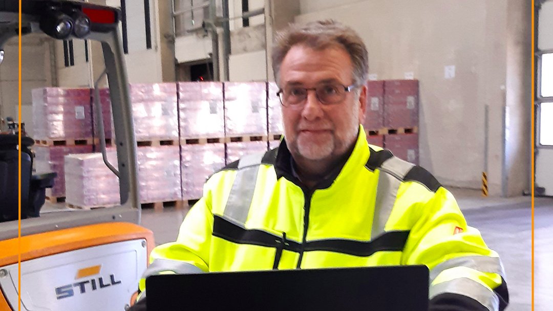 Frigosped's tweet photo. Holger Schmidt, Geschäftsführer der #FSLogistics, verantwortet die #Kontraktlogistik am Standort #Verden. Hierzu gehören: Just in-time Belieferungen eines Produktionsbetriebes, umfangreiche Konfektionier-Aufträge, Fertigwaren-Lagerung sowie Transportabwicklungen. #Frigosped https://t.co/mytFrxYs9a