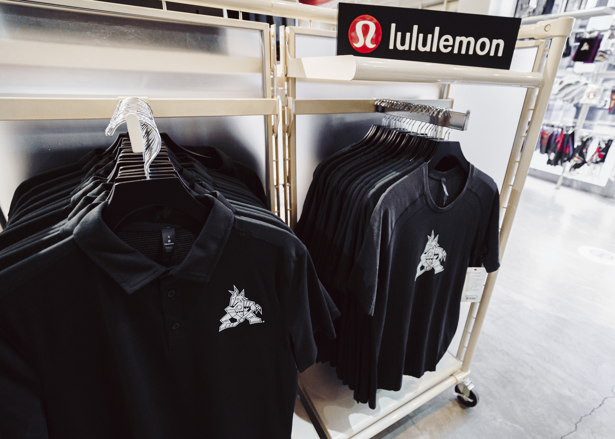 arizona coyotes den store