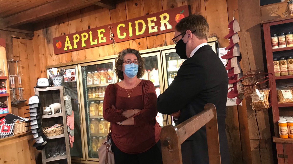 Finally, the last stop in  #Louisburg: the famous  @louisburgcider! This place is a Kansas legend, well-known for its incredible cider, cider donuts and fruit butter. If you haven't visited before, you really should (and get a sample)!
