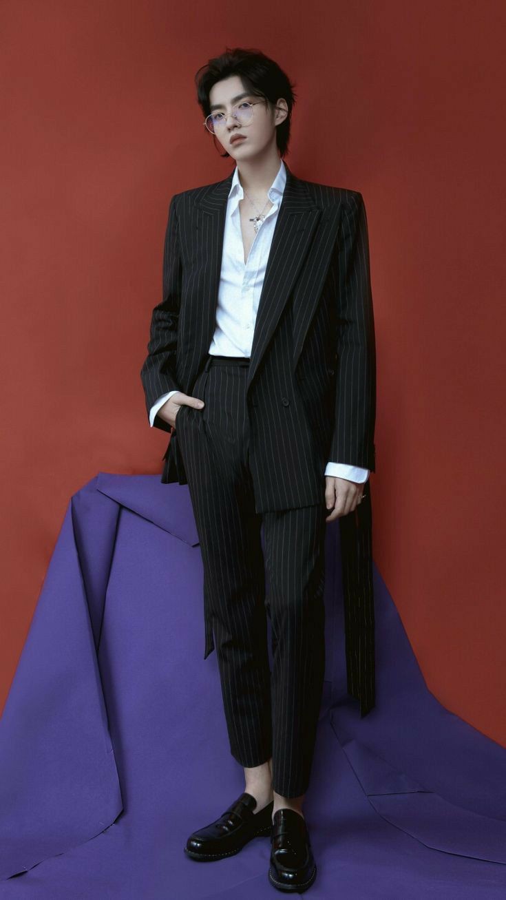 Happy birthday Kris Wu, bahagia selalu, dan sukses terus:) 