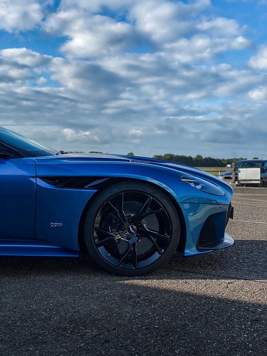 ReepGroup's tweet photo. Incredible Aston Martin DBS Superleggera in a stunning colour protected at our @ReepSouthern site🧢
.
#reep #reepgroup #astonmartin #astonmartindbs #astonmartindbssuperleggera #superleggera #supercar https://t.co/ntQUaU3k9F