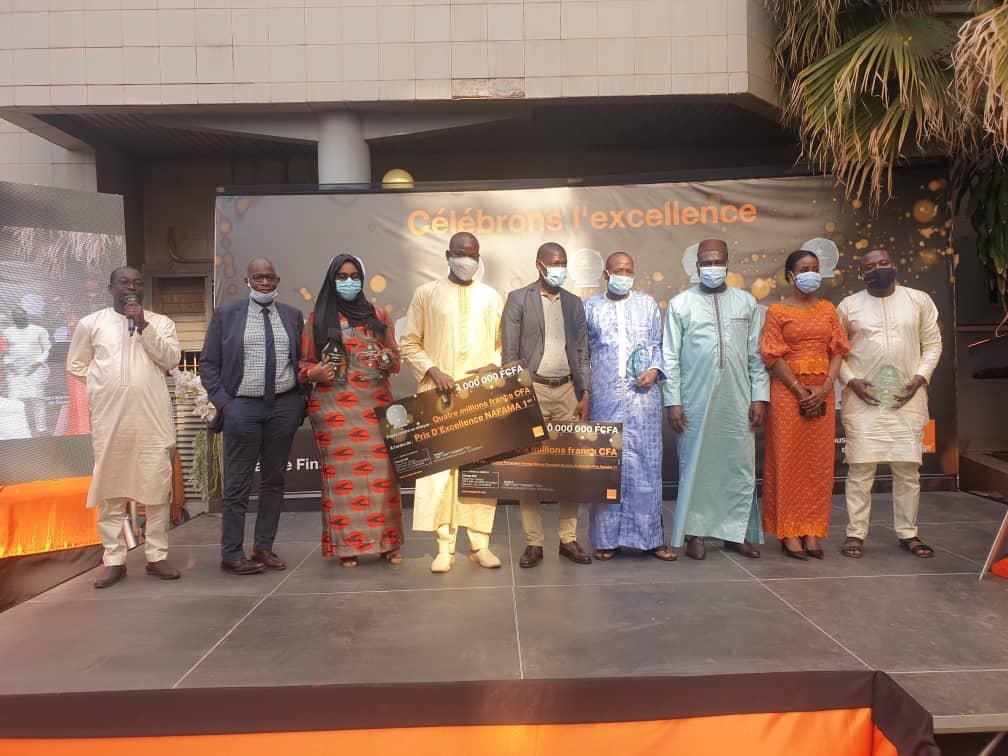 Comme à chaque Orange mali célèbre l’excellence. Bravo à tous les lauréats de cette année. <a href="/BrelotteBa/">Brelotte Ba</a> <a href="/AichaToure/">Aïcha Touré</a> <a href="/OumarKas/">Oumar Kassa TRAORÉ</a>
