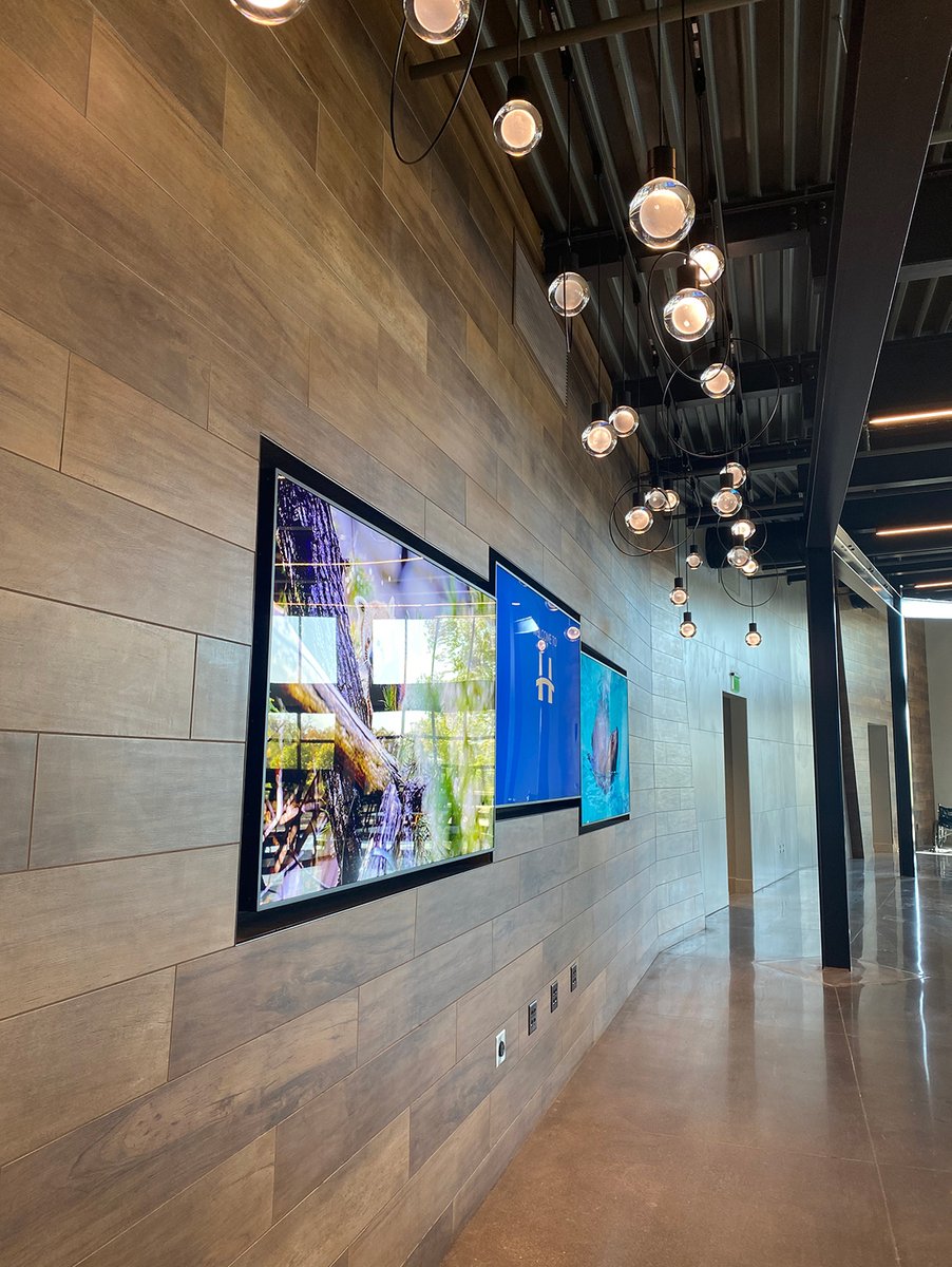 planitincevents's tweet photo. The world’s best zoo has best in class event facilities! Thank you @OmahaZoo for showing the planit inc. team around the new exhibits and event spaces! There are so many options for distanced and safe events at @OmahaZoo
#meetwellmeetsafe #sociallydistancedevents #uniquevenues https://t.co/ESijpAnxiM