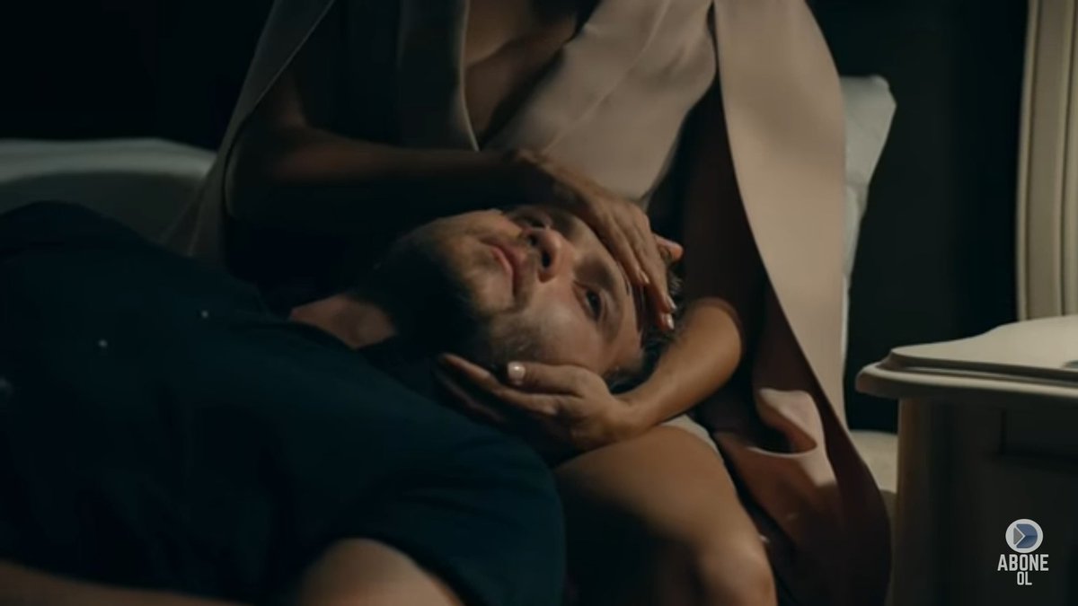 that confirms my theory about, that efsun was supposed to give yamac the child from the beginning,since yamac saw that dream thanks To her,while he was sleeping next To Her womb.putting nehir in the dream was to insist on the fact that nehir made yamac think of sena #EfYam +