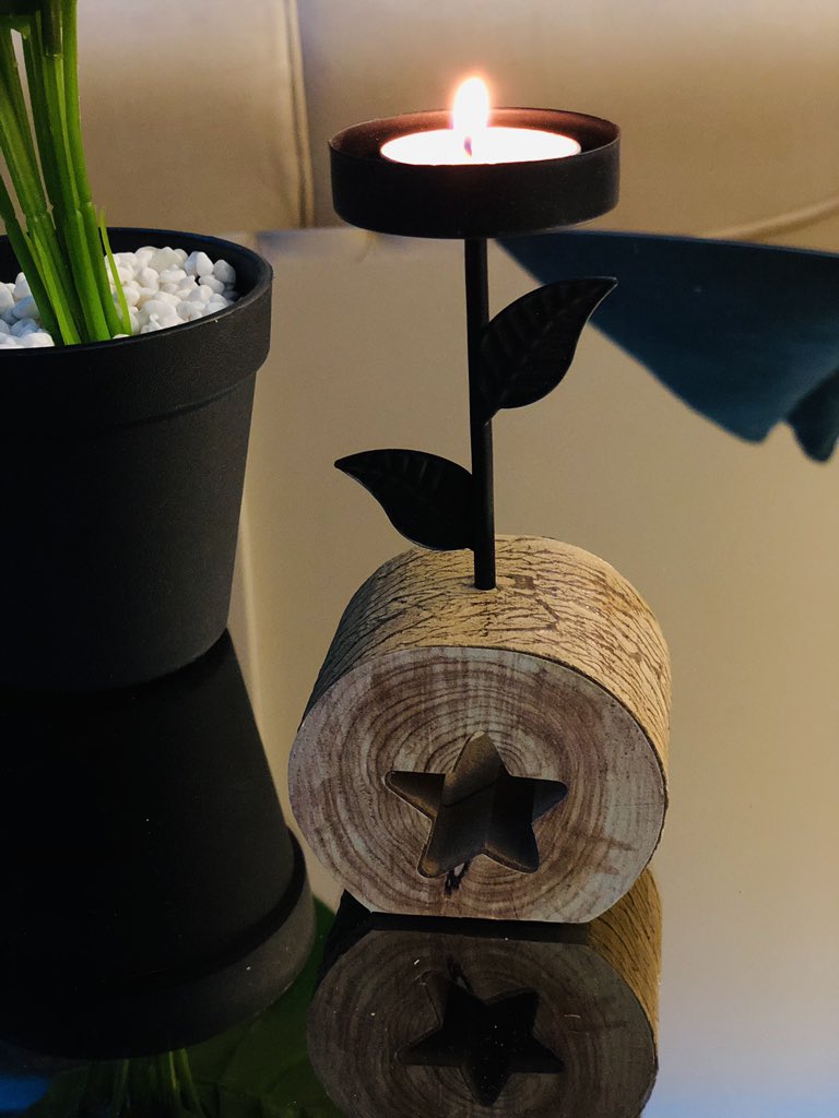 AbshnabS's tweet photo. شمعدان💥
1,300 https://t.co/i8pc6dfvoe