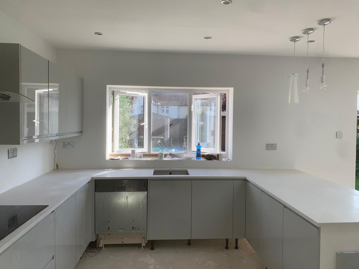Olly London Kitchen Worktop Fitter tweet media