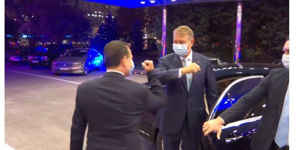 ingerisidemoni's tweet photo. Iohannis, dupa cotul de rigoare, s'a dus la #guwerner sa caute elefantii? 😷 https://t.co/KyNVBB6tCx