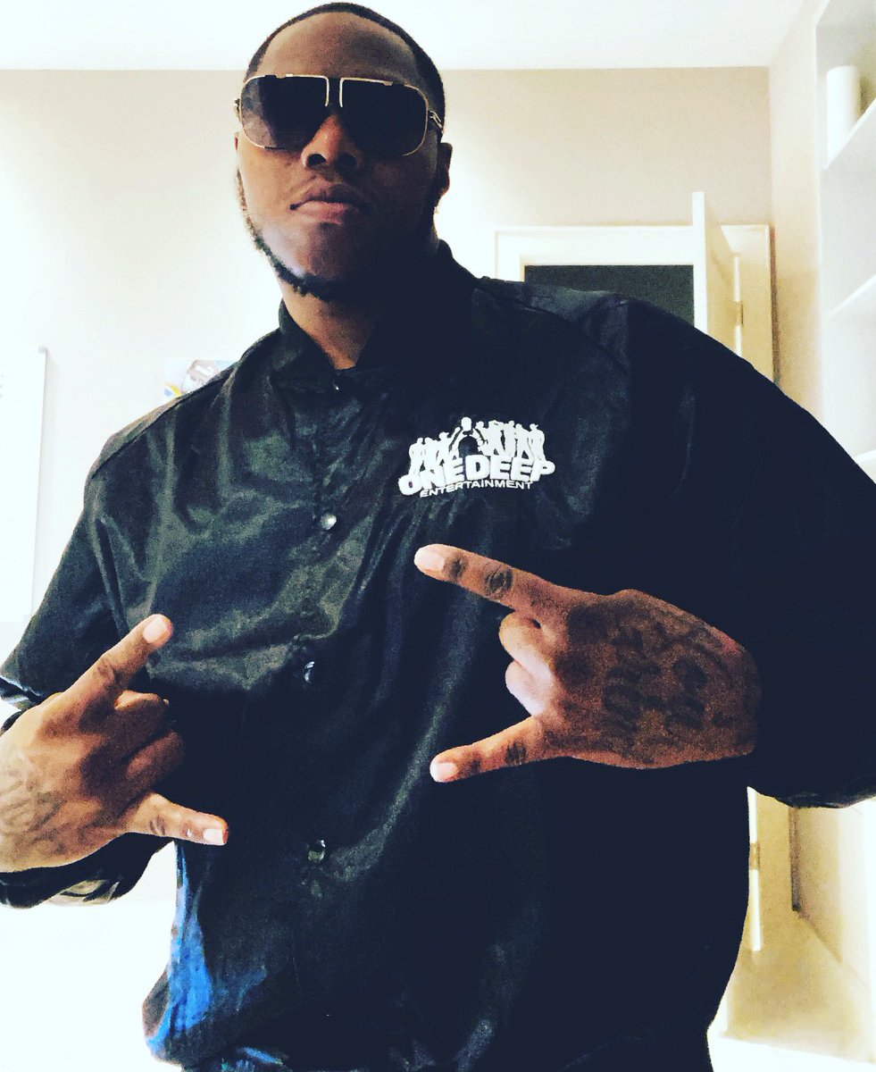 ZROMOCITYDON's tweet photo. Cooler than a popsicle in the freezer in the winter time...  #zro #onedeepentertainment https://t.co/wuzU4r28Ne