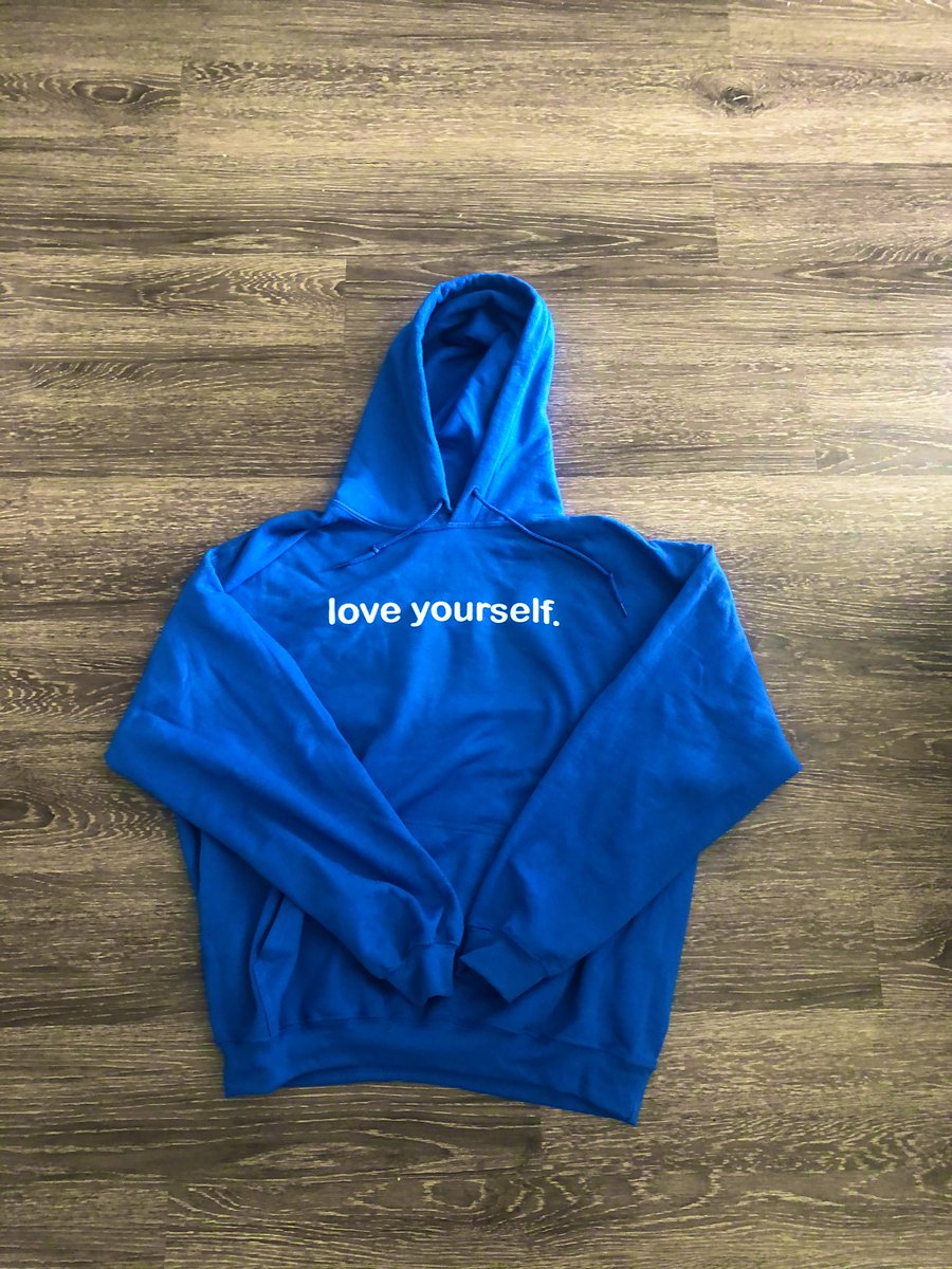 Retweet to manifest her into your life and she might just end up in you twitter dms 👀 💙💙💙