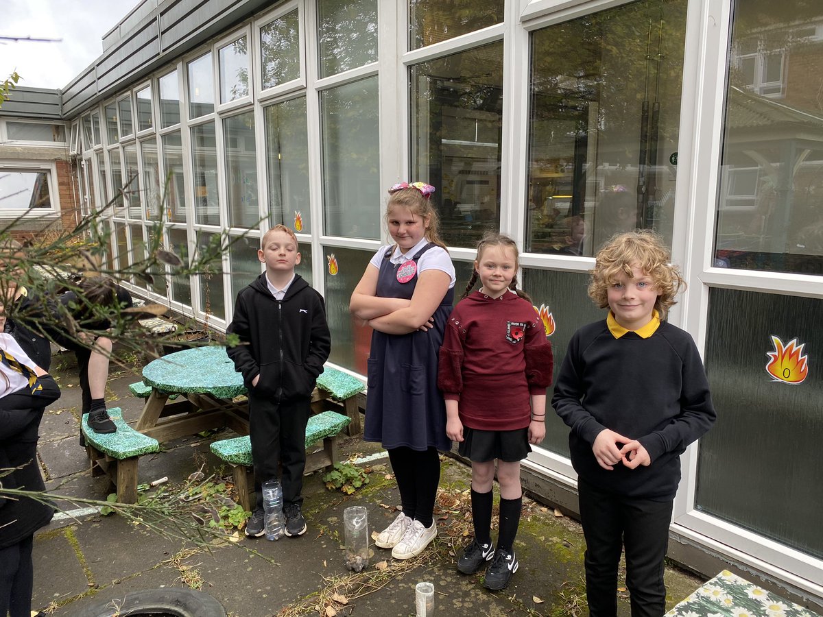 AndP4b's tweet image. Busy putting some rain gauges outside so we can track the weather as part of our #gsclearninglab project 🌧🌧🌧 @EastbankPri