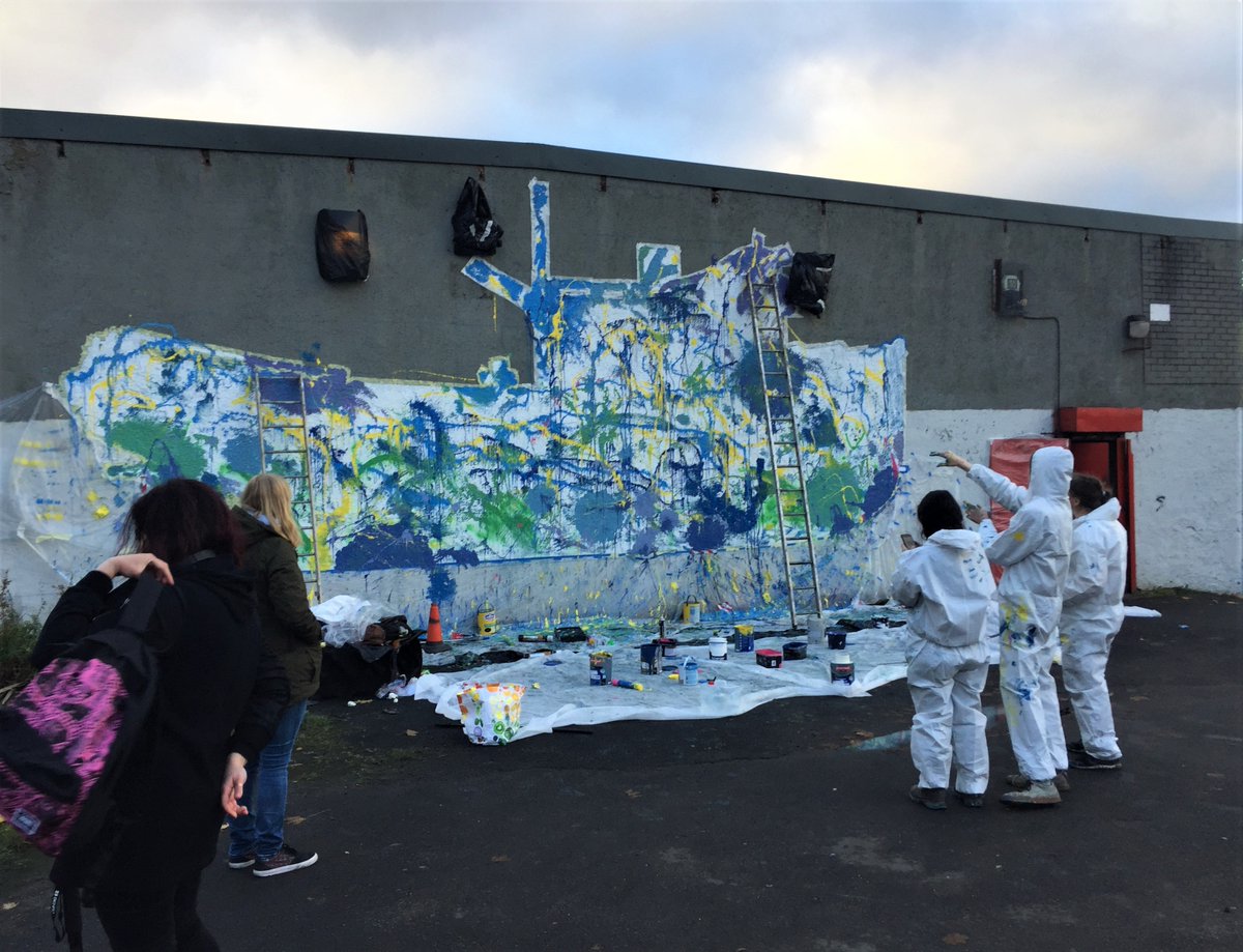 Studio_FV's tweet photo. Where the boat comes in... @SiegfriedVynck's #ClydePuffer design for the @memoryofwatereu project begins to emerge from the wall of #QuickshiftTyreService in #Govan thanks to artists: @HamishRhodes #InesCavaco @FionaFleming #RoryKyle #volunteering #culturalheritage #Govanhistory https://t.co/l5xyqTP9GJ