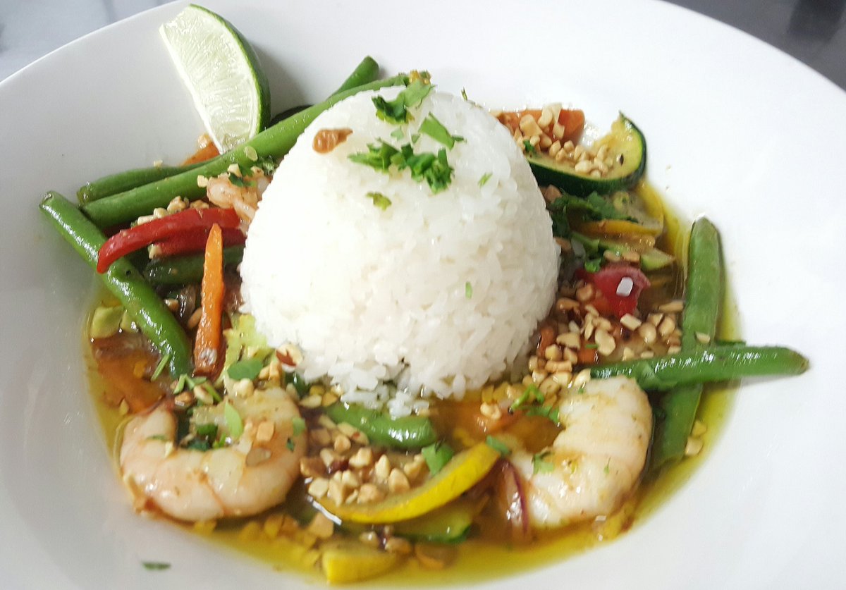 ConolaGrill's tweet photo. We are a small local restaurant offering Southern Comfort, Sandwiches, Vegan dishes, &amp; Sushi. 
We take pride sourcing fresh produce &amp; suplies.
We are holding on strong during these uncertain times to give our neighborhood a safe &amp; inviting atmosphere to enjoy a meal together. https://t.co/OgSg8gCpDr